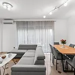 Apartment Lux *