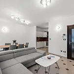 Apartment Lux Pula